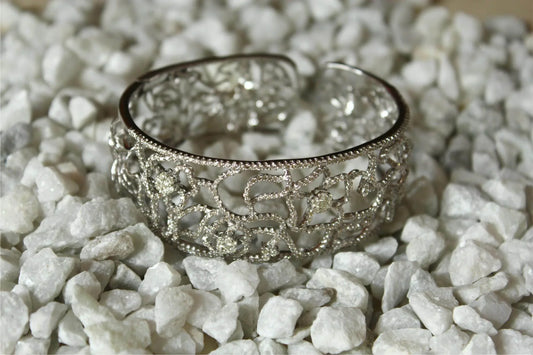 Diamond Bangle in 18k White Gold - Jewelslane