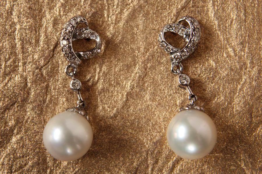 Pearl Drop Earrings in White Gold - Jewelslane