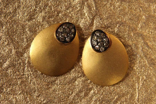 Gold Earstuds with Diamonds in Oxidised Setting - Jewelslane