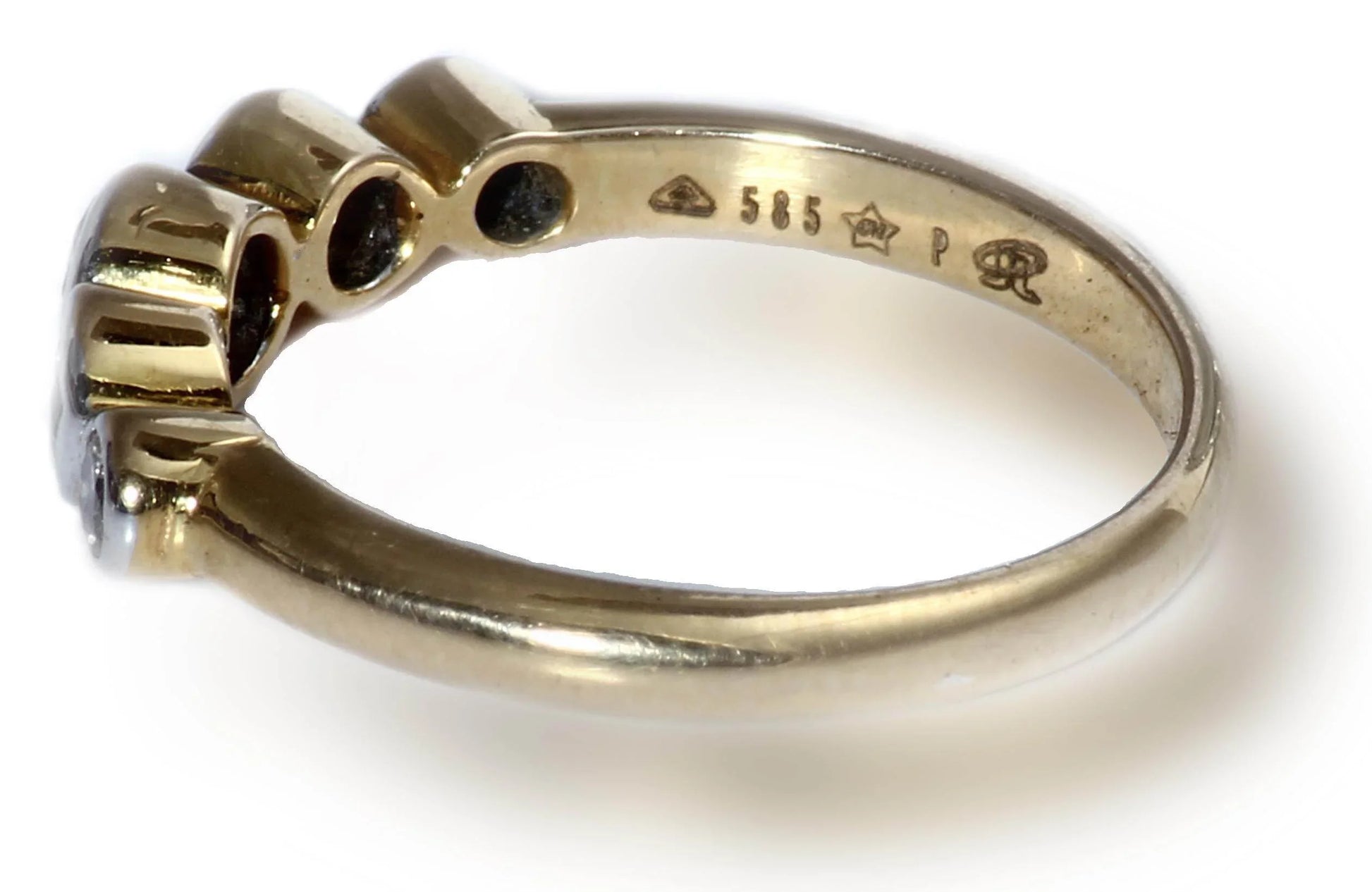 Diamonds Ring - Jewelslane