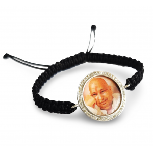 Auspicious guruji swaroop bracelet in gold with diamonds